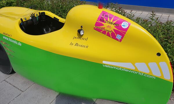 »Velomobil« von Rudolf Mielert (Pl. 28)