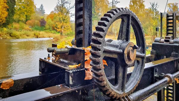 »Alte Technik« von Peter Czemmel (Pl. 7)