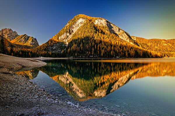 »Pragser Wildsee« von Volker Sautmann (Pl. 9)
