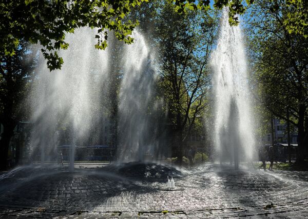 »Sendlinger Tor Platz Brunnen« von Sebastian Thor (Pl. 3)